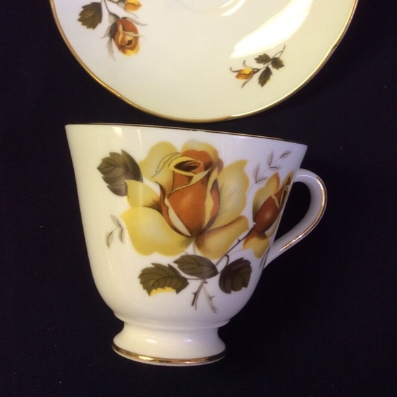 Royal Tara Ireland Bone China Yellow rose Fotted Cup & Saucer - Picture 9 of 11